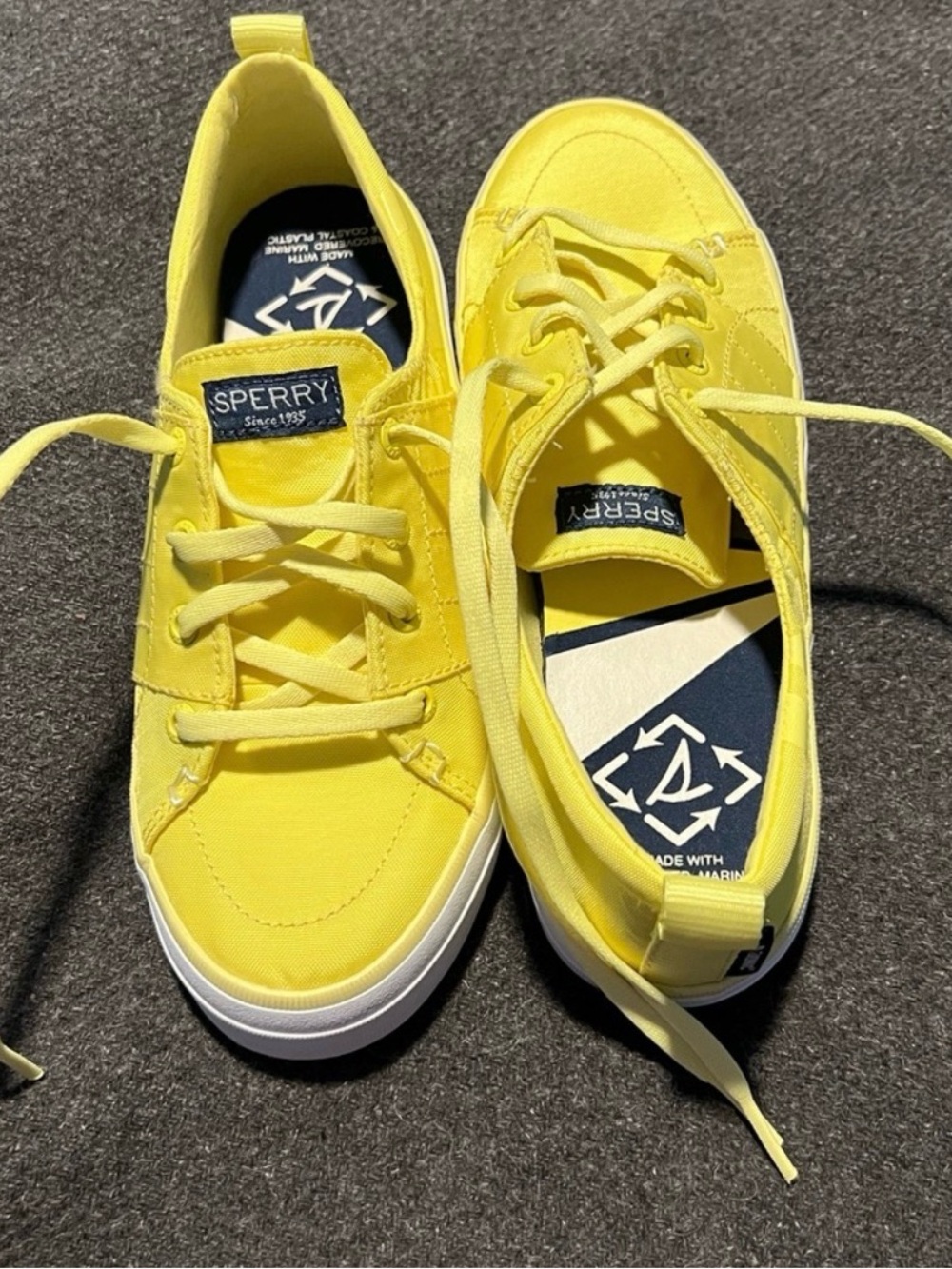 Sperry Women’s Bright Yellow Canvas Athletic Sneakers Size 7 NWOB